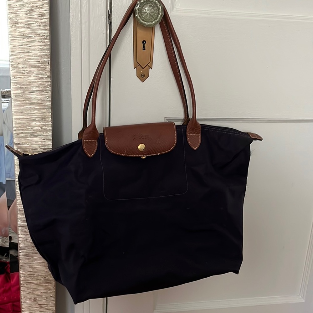 Longchamp Medium Le Pliage Shoulder Tote